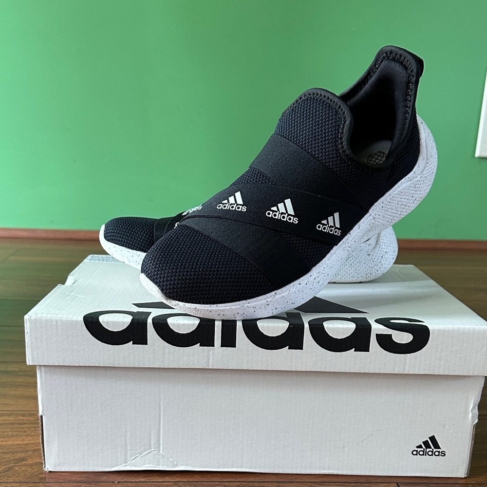 👟👟EUC Puremotion Adapt SPW Adidas Black and White Slip-On Sneakers👟👟